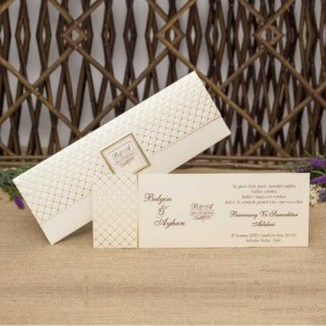 Kabartma Dokulu Yaldız Süslemeli Pencereli Zarflı Davetiye