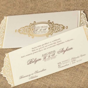 Kenarları Özel Kesim Yaldızlı Pencereli Düğün Davetiyesi