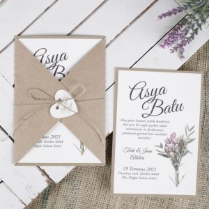 Üçgen Kraft Zarflı Kalpli Davetiye