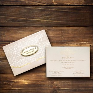 Bej Kabartma Desenli Yaldızlı Düğün Davetiyesi