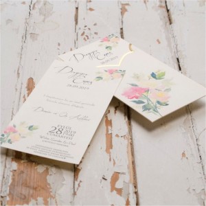 Çiçek Desenli Yaldız Baskılı Özel Kesim Zarflı Davetiye