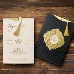 Siyah Kabartma Laklı Yaldız Süslemeli Düğün Davetiyesi