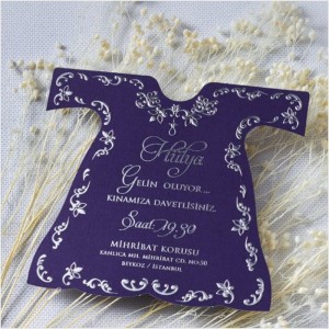 Mor Kaftan Şeklinde Yaldız Süslemeli Davetiye Modeli