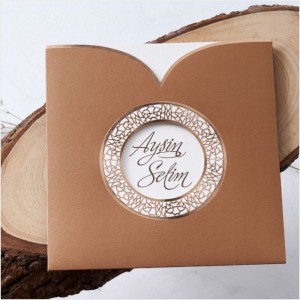 Oval Kesim Kare Pencereli Zarflı Kahverengi Davetiye