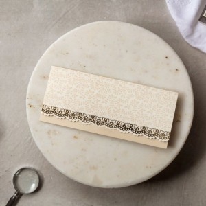 Üstten Katlamalı Krem Zemine Desenli Katlamalı Davetiye