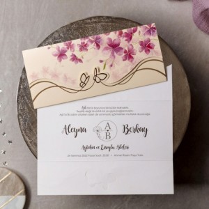 Pembe Çiçekli Kelebek Çizimli Düğün Davetiyesi
