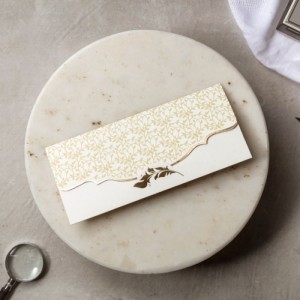 Dışı Krem Desenli Katlamalı Davetiye Modeli