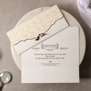 Dışı Krem Desenli Katlamalı Davetiye Modeli