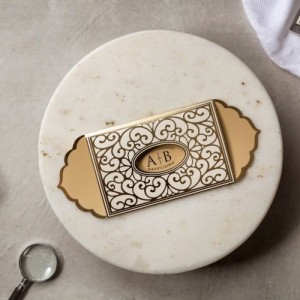 Kenarları Özel Kesimli Dışı Altın Yaldız Süslemeli Davetiye