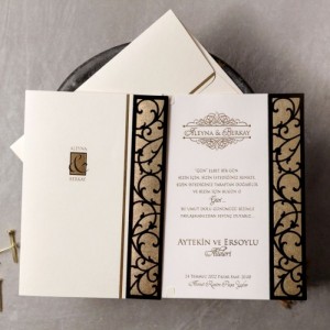 İçi Yakma Kadife Katlamalı Zarfı Krem Davetiye Modeli