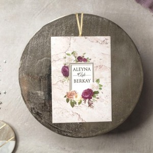 Zarfı Çiçek Desenli Pencereli Kurdeleli Düğün Davetiyesi