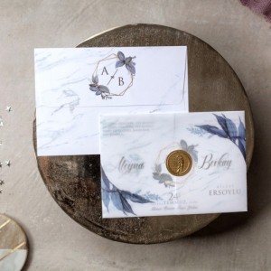 Aydınger Üzerine Mavi Yaprak Desenli Etiketli Davetiye Modeli