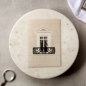 Balkondaki Aşık Çift Tasarımlı Düğün Davetiyesi