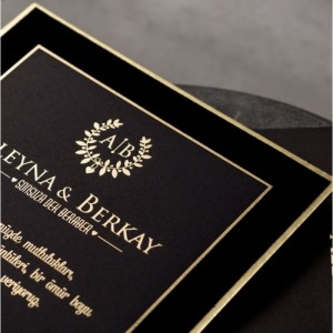 Kenarları Kadife Kombinli Altın Yaldız Süslemeli Davetiye