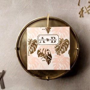 Pembe Zemine Altın Yaldızlı Yaprak Tasarımlı Davetiye