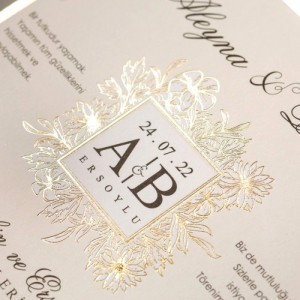 Zarfı Özel Kesim Yaldız Süslemeli Kare Davetiye Modeli