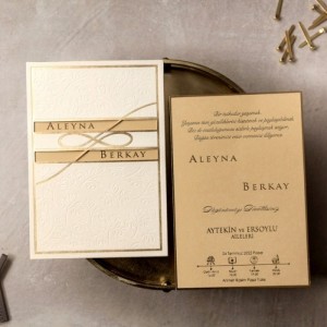 Zarfı İsim Baskılı İçi Bej Rengi Düğün Davetiyesi