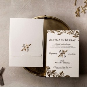 Zarfı İçi Yapraklı Altın Yaldız Süslemeli Düğün Davetiyesi
