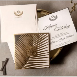 Yaldızlı Yaprak Şeklinde Lazer Kesimli Düğün Davetiyesi