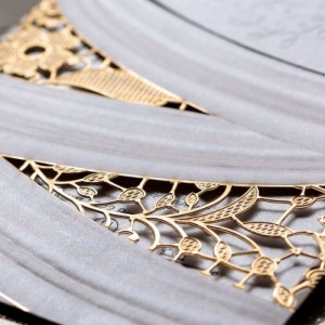 Lazer Kesime Altın Varak Süslemeli Lüks Düğün Davetiyesi