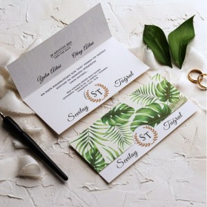 Yeşil Yapraklı Tasarımlı Davetiye