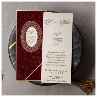 SADELİK VE ŞIKLIĞIN BULUŞTUĞU MODEL KADİFE DAVETİYELER!