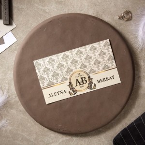 Krem Zemine Desenli Katlamalı Davetiye