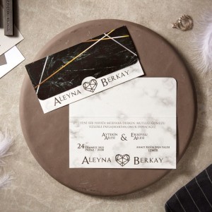 Dışı Siyah Katlamalı Kalpli Davetiye