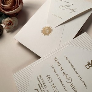 Zarfa Baş Harf Baskılı Sade Davetiye