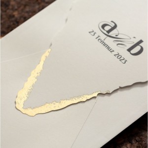 İç Kenarları Tırtıklı Yaldızlı Davetiye