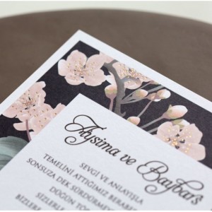 Çerçeveleri Çiçekli Beyaz Zarflı Davetiye