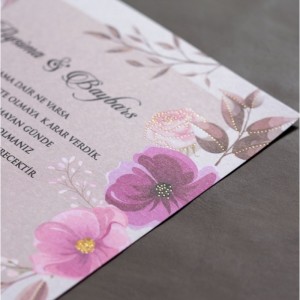 Çiçekli Beyaz Zarflı Davetiye