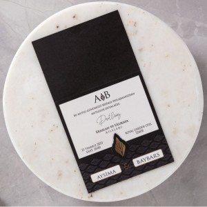 Siyah Katlamalı Pencereli Davetiye