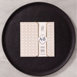 Krem Desenli Katlamalı Davetiye