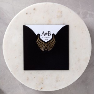 Siyah Kare Özel Kesim Zarflı Davetiye