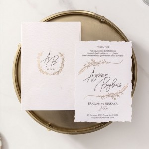 İÇ KENARLARI TIRTIKLI SADE DAVETİYE