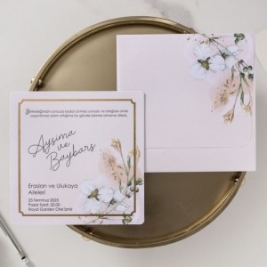 Pembe Zeminli Çiçekli Kare Davetiye
