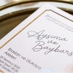 Pembe Zeminli Çiçekli Kare Davetiye