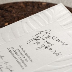 Krem Kabartma Yaprak Dokulu Davetiye