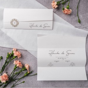 Altın Yaldız Süslemeli Katlamalı Düğün Davetiyesi