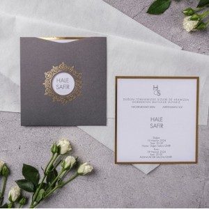 Gri Kare Pencereli Zarflı Düğün Davetiyesi