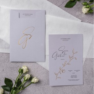 Gri Üstten Kesim Zarflı Yaldız Süslemeli Davetiye