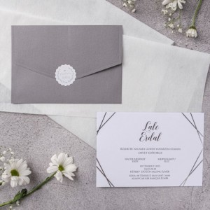 Gri Zarflı Etiketli Sade Düğün Davetiyesi