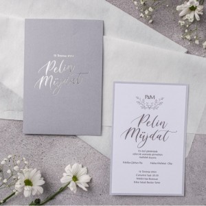 Gri Zarfa Gümüş Yaldız Baskılı Düğün Davetiyesi