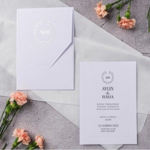 Beyaz Zarfa Yaldız Süslemeli Sade Düğün Davetiyesi