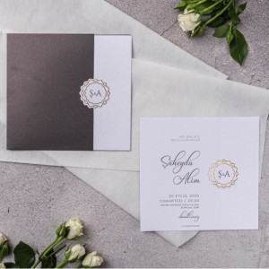 Dış Kısmı Gri Katlamalı İçi Beyaz Davetiye