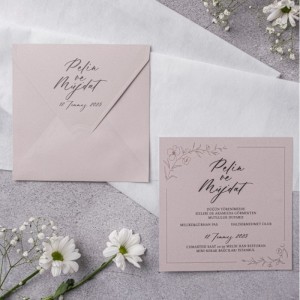 İç Zarfı Bej Rengi Sade Desenli Düğün Davetiyesi