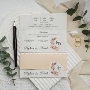 Pembe Üstten Katlamalı Davetiye