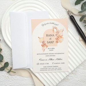Pembe Çiçekli Beyaz Zarflı Davetiye