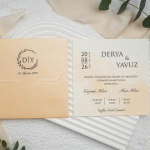 Pembe Kare Zarfa Baskılı Davetiye